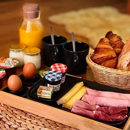 Le Black Sheep & Privatif